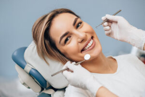 Read more about the article What are Dental Implant Restorations?
